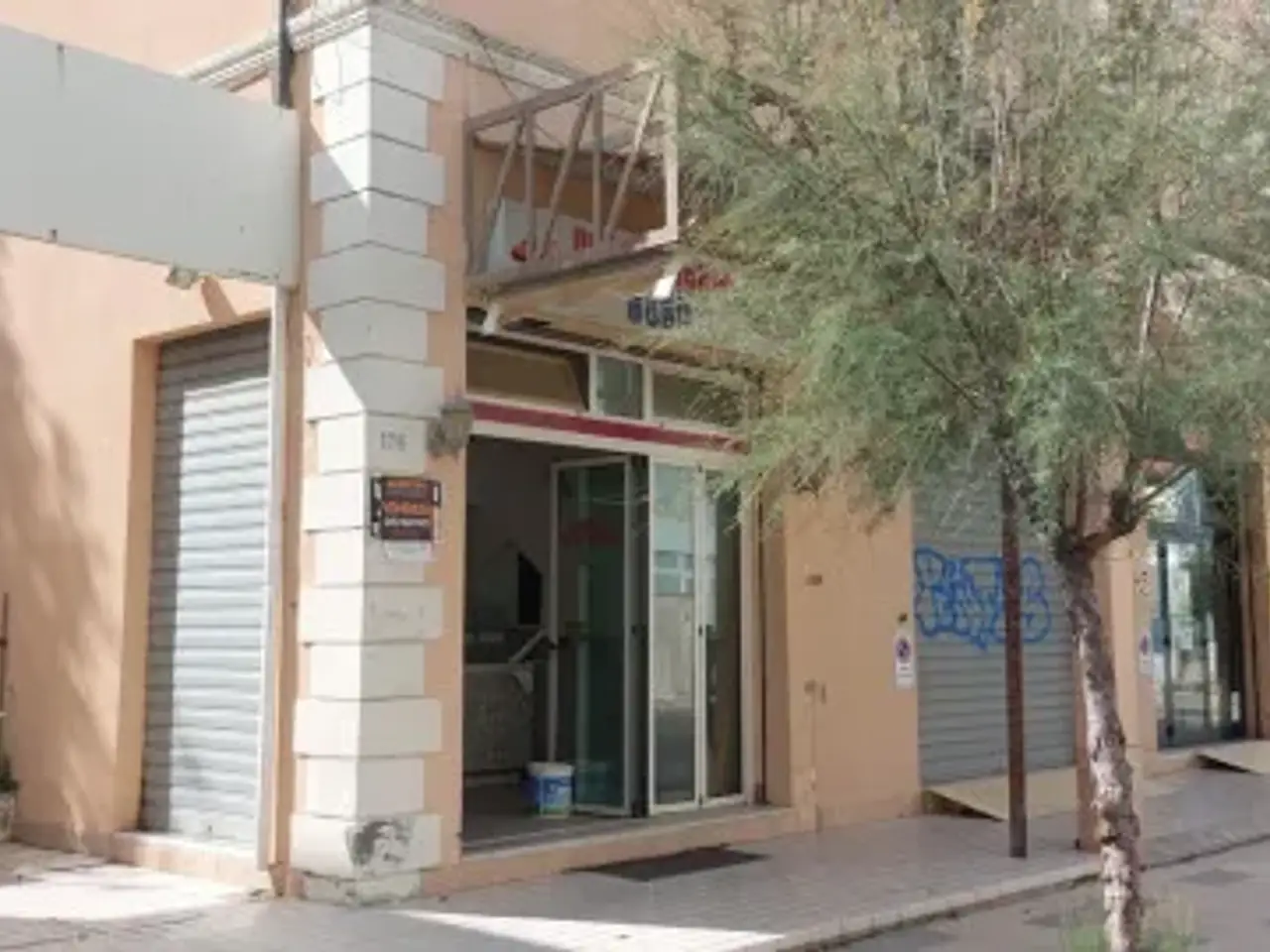 Negozio in Viale Giuliano Dati 176, Rimini, {3} - Foto 1