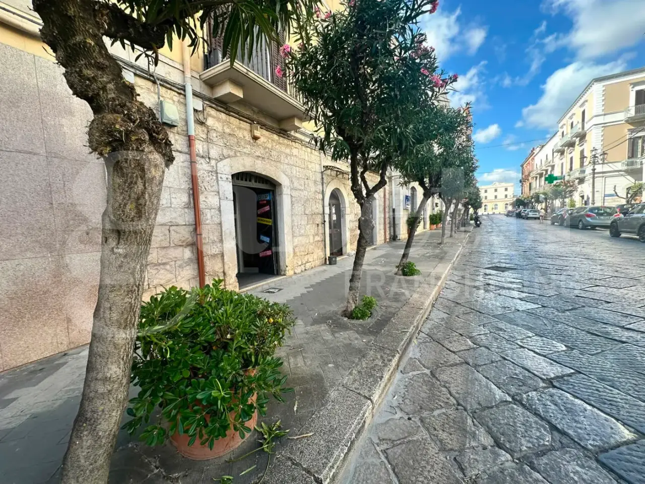 Negozio in Via Cavour, Trani, {3} - Foto 1
