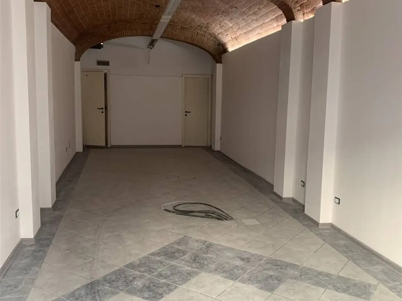 Esercizio commerciale in Via II Giugno, 33/a, Certaldo, Firenze, Certaldo, {3} - Foto 1