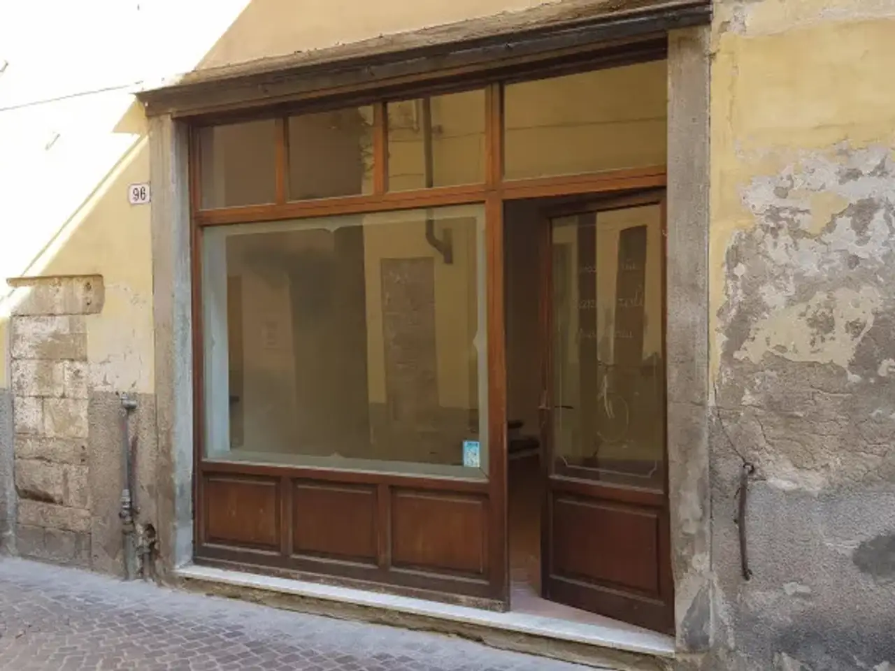 Negozio in Via San Paolino 96, Lucca, {3} - Foto 1