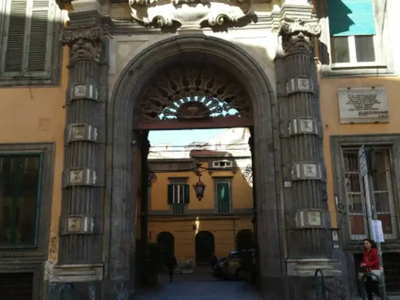 Magazzino in Calata Trinità Maggiore, Napoli, {3} - Foto 1