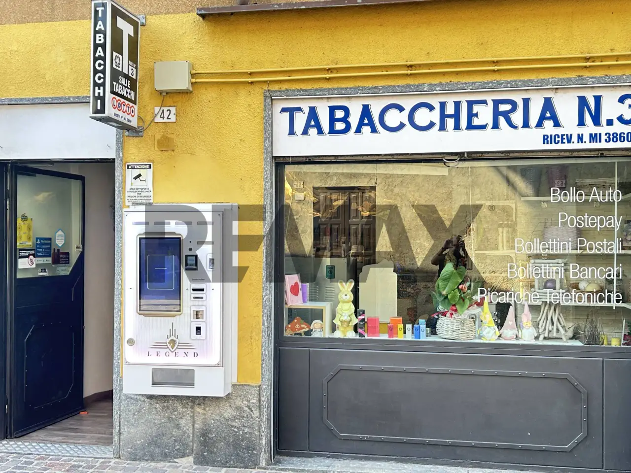 Esercizio commerciale in Via Martiri Patrioti 42, Castano Primo, {3} - Foto 1
