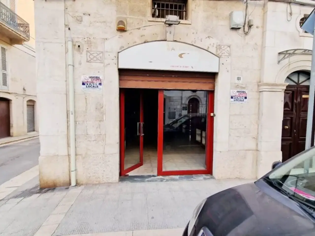 Locale commerciale in , Andria, {3} - Foto 1