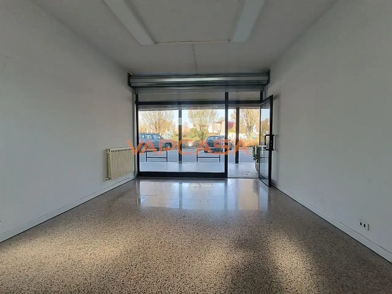 Negozio in Piazza Salvo d'Acquisto, Cavernago, {3} - Foto 1