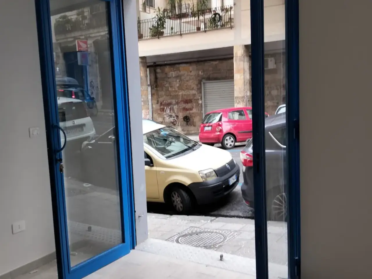 Negozio in Via Giuseppe Tropeano 17, Napoli, {3} - Foto 1