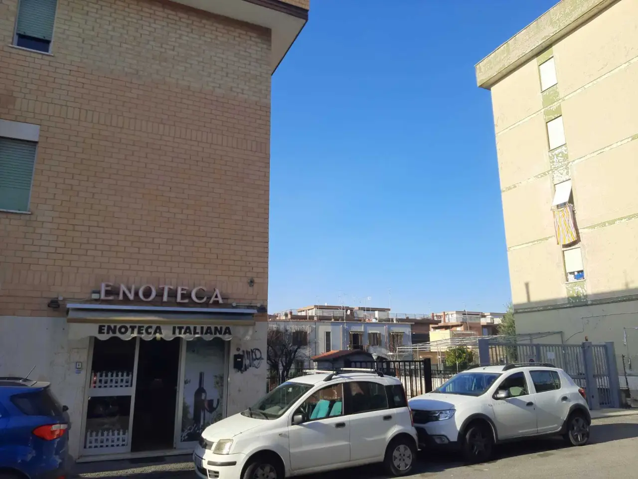 Negozio in Via Imperatore Adriano 24, Tivoli, {3} - Foto 2