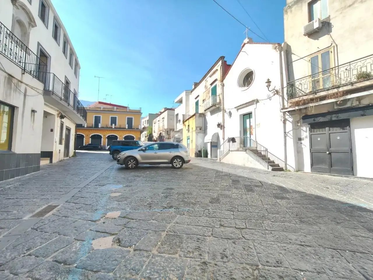 Negozio in Piazza Trivio 14, Sant'Anastasia, {3} - Foto 1