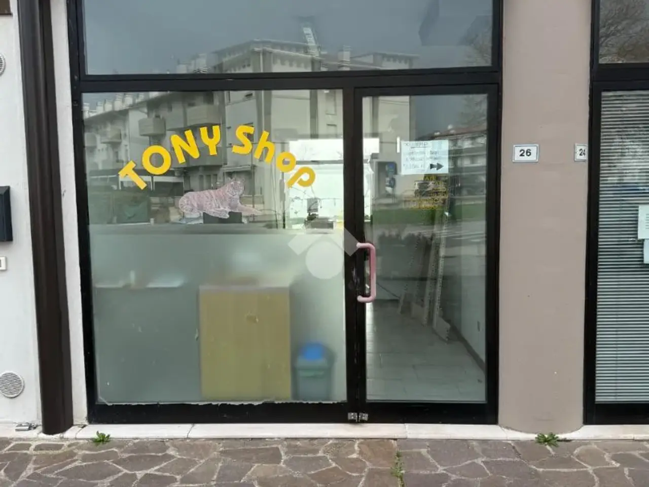Negozio in Via Val Cismon 26, Thiene, {3} - Foto 1