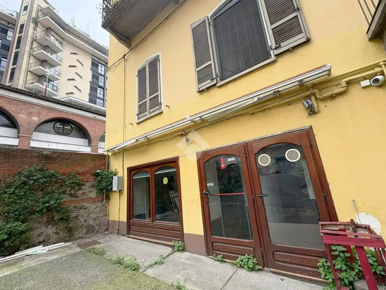 Negozio in Via Amedeo  di Castellamonte, Ivrea, {3} - Foto 1