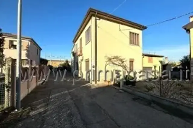 Casa indipendente in Corso della Vittoria 2, Legnago - Foto 1