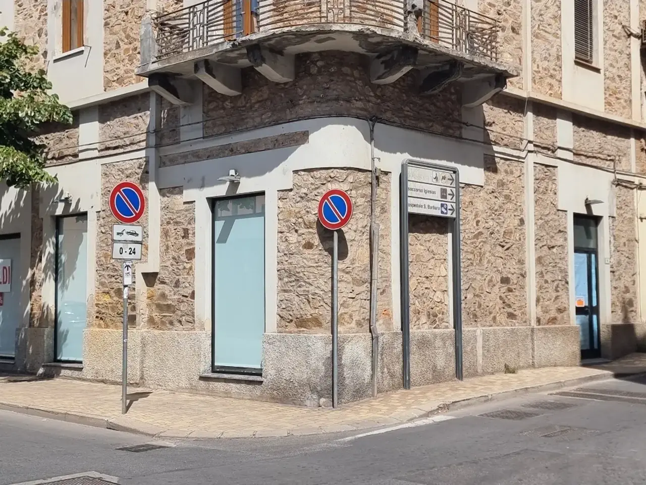Negozio in Via Corsica 1, Iglesias, {3} - Foto 2