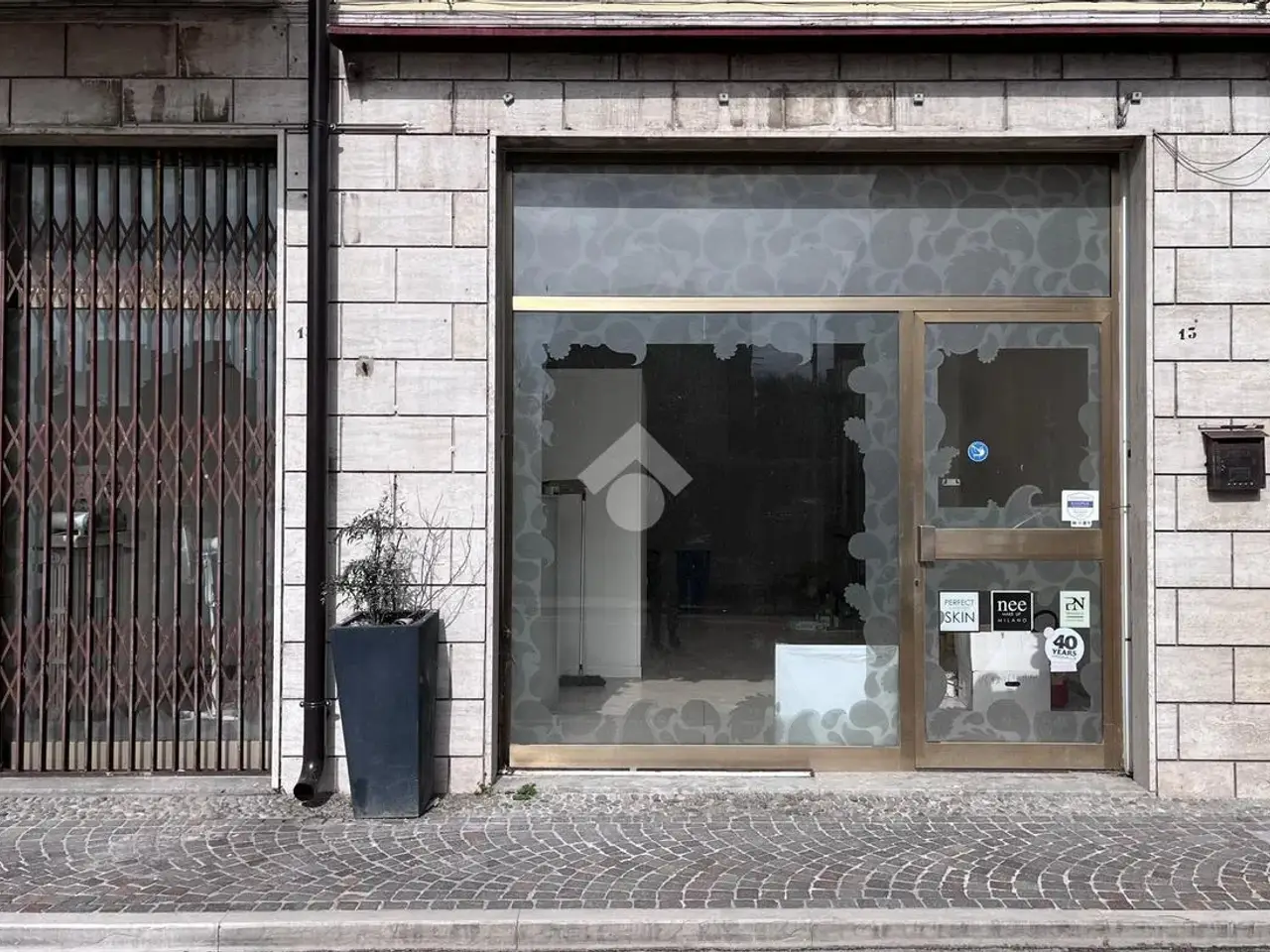 Negozio in Via Unione Europea 22, Marmirolo, {3} - Foto 1