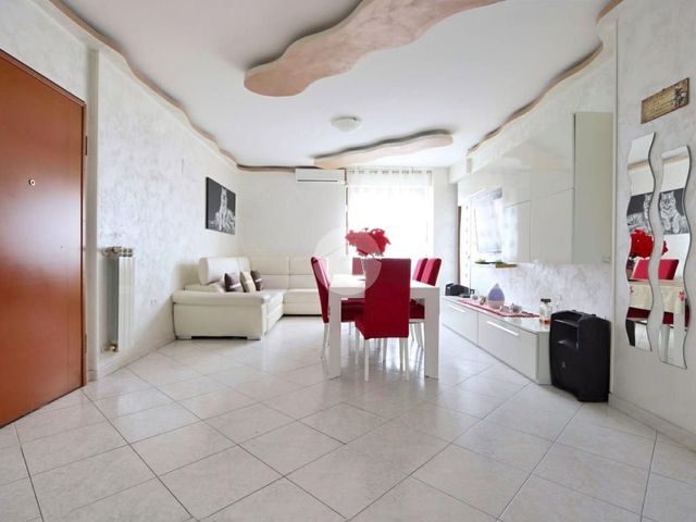 4-room flat in Via Vestina 191, Montesilvano - Photo 1