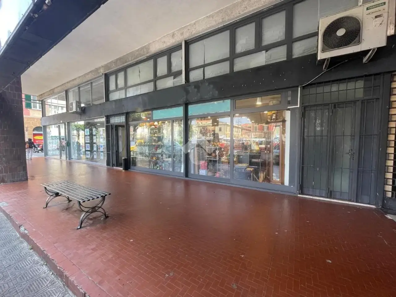 Negozio in Piazza Cordeviola, Lavagna, {3} - Foto 2