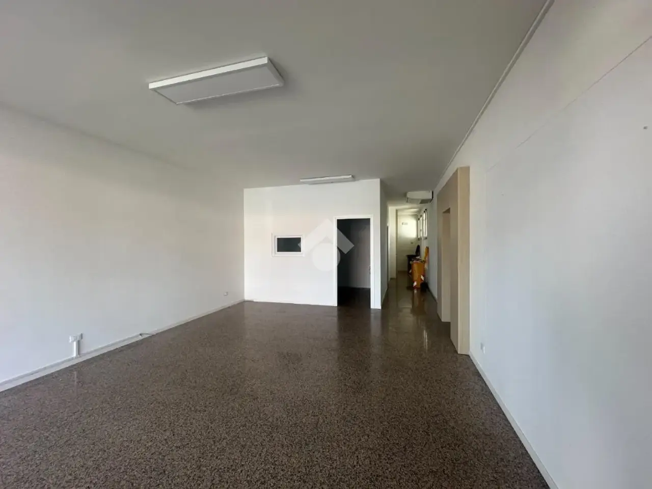 Negozio in Via Castellana 117, Resana, {3} - Foto 2