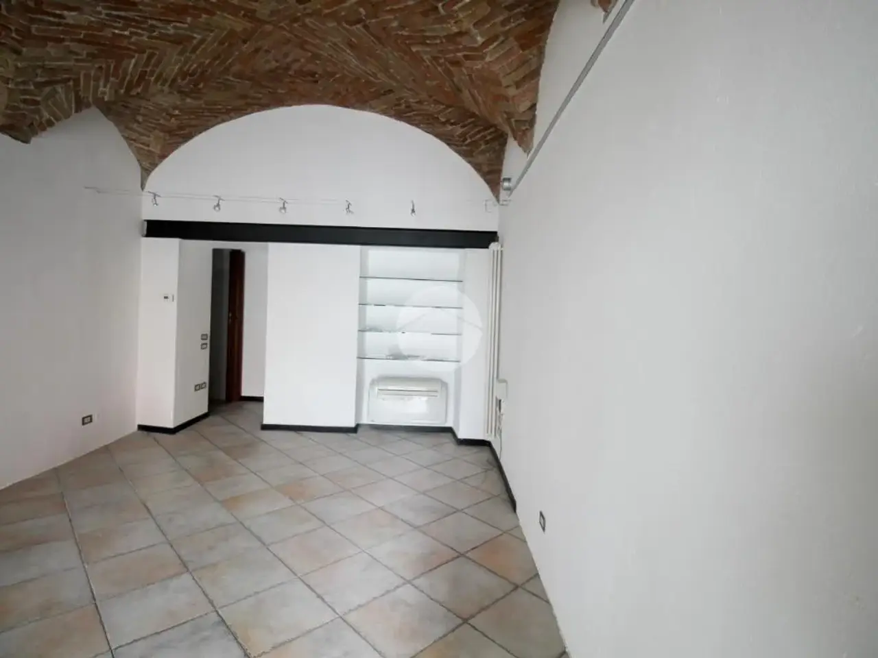 Negozio in Via Giovan Rubini Battista 1, Romano Di Lombardia, {3} - Foto 2