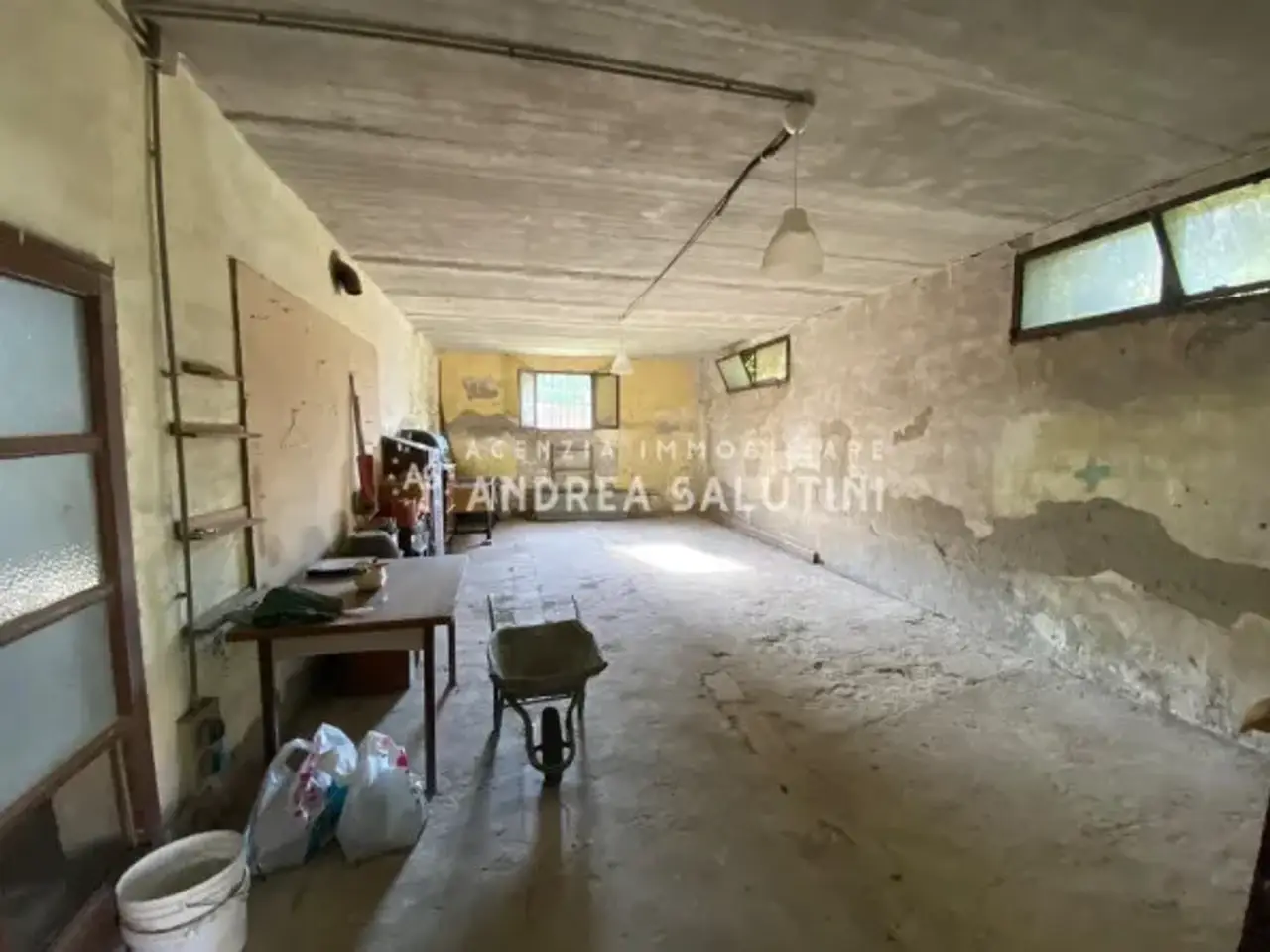 Magazzino in , Pontedera, {3} - Foto 1