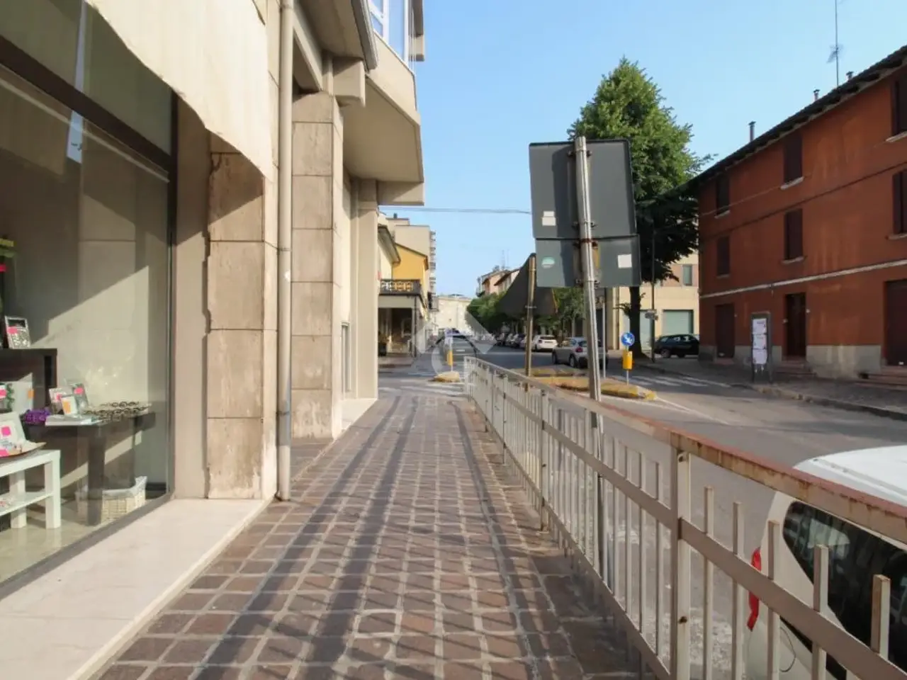Negozio in Via Pia 60, Sassuolo, {3} - Foto 2