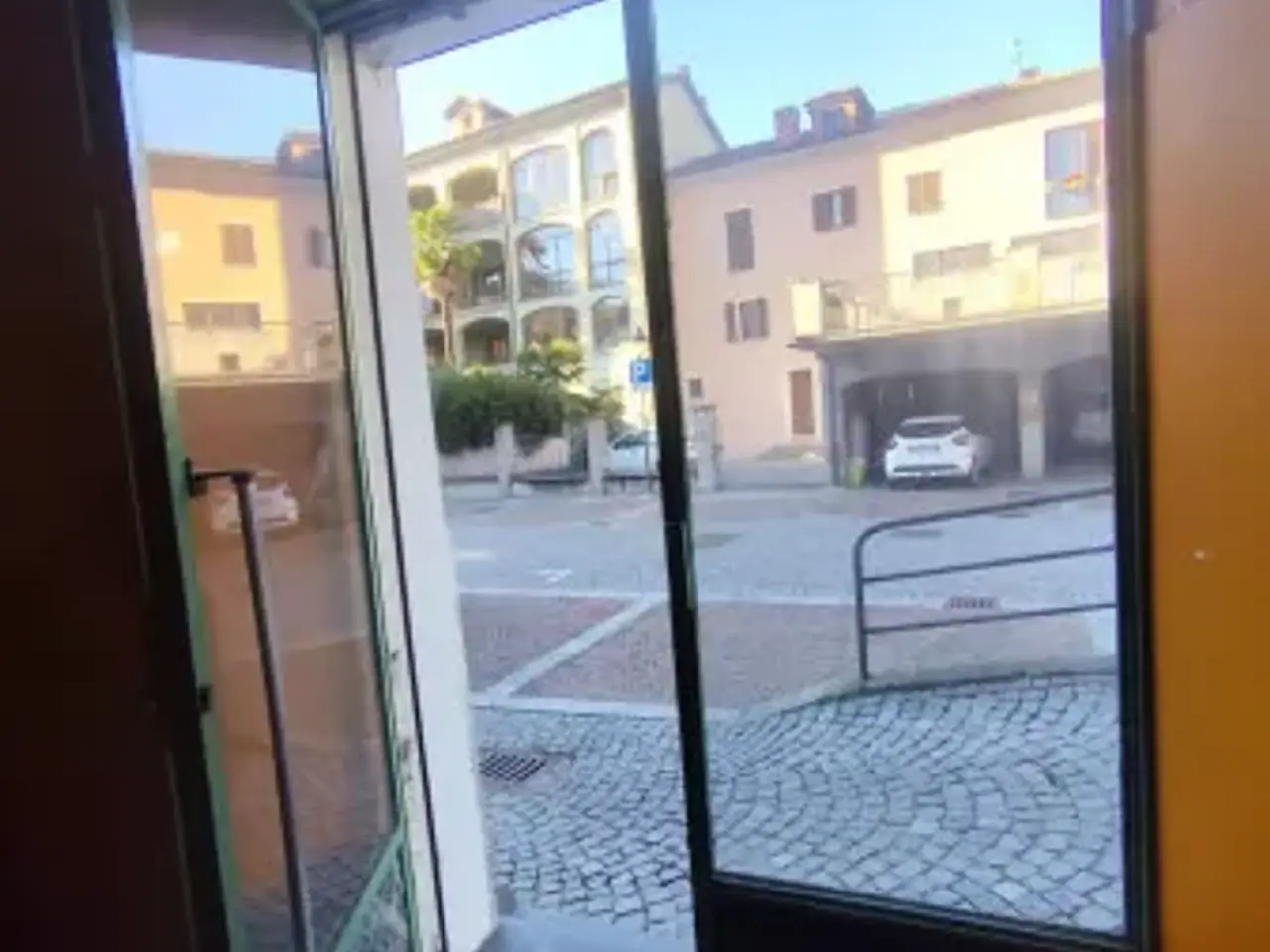 Negozio in Piazza Statuto, Settimo Vittone, {3} - Foto 2