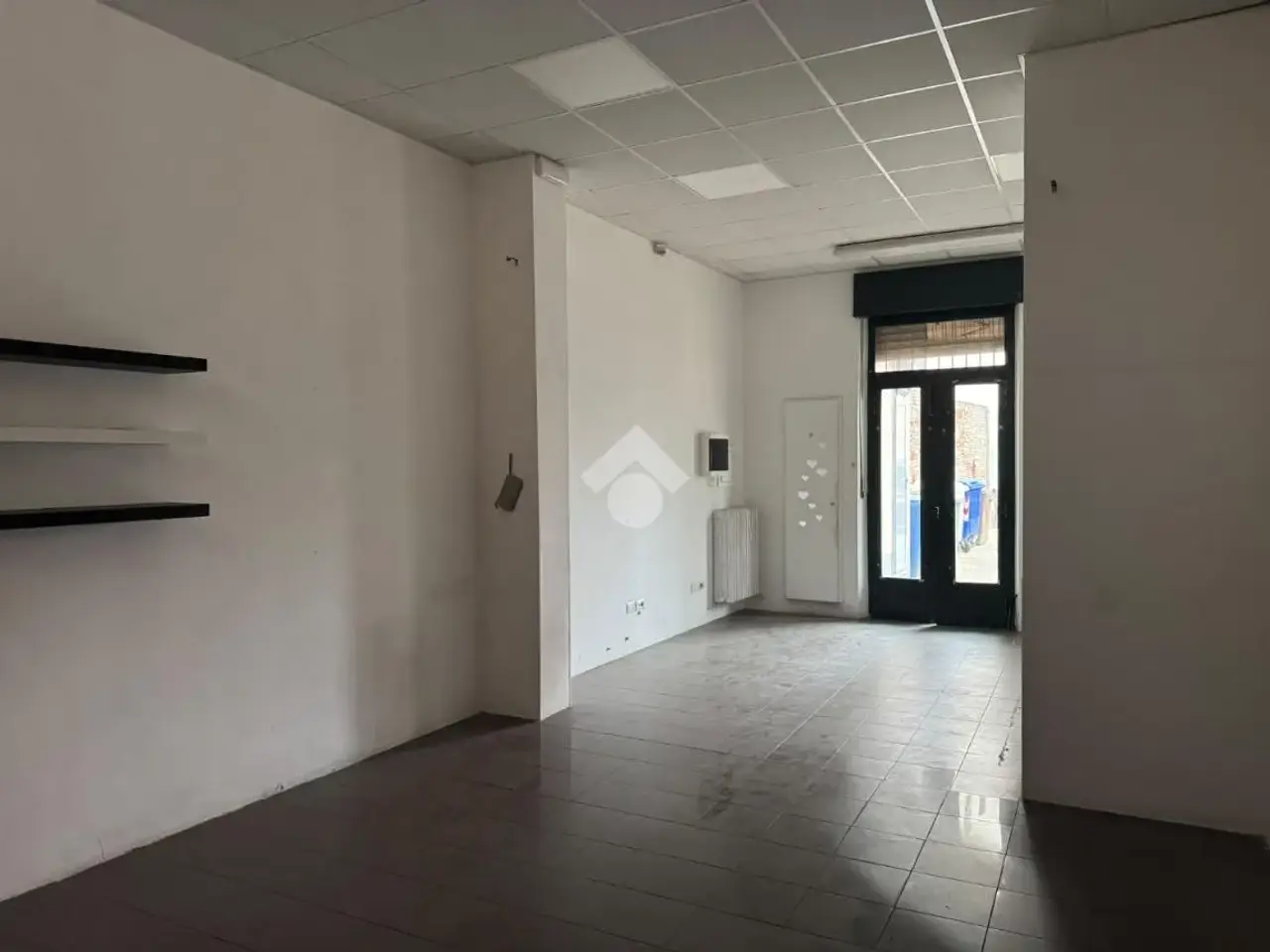 Negozio in Corso Langhe 18, Alba, {3} - Foto 2