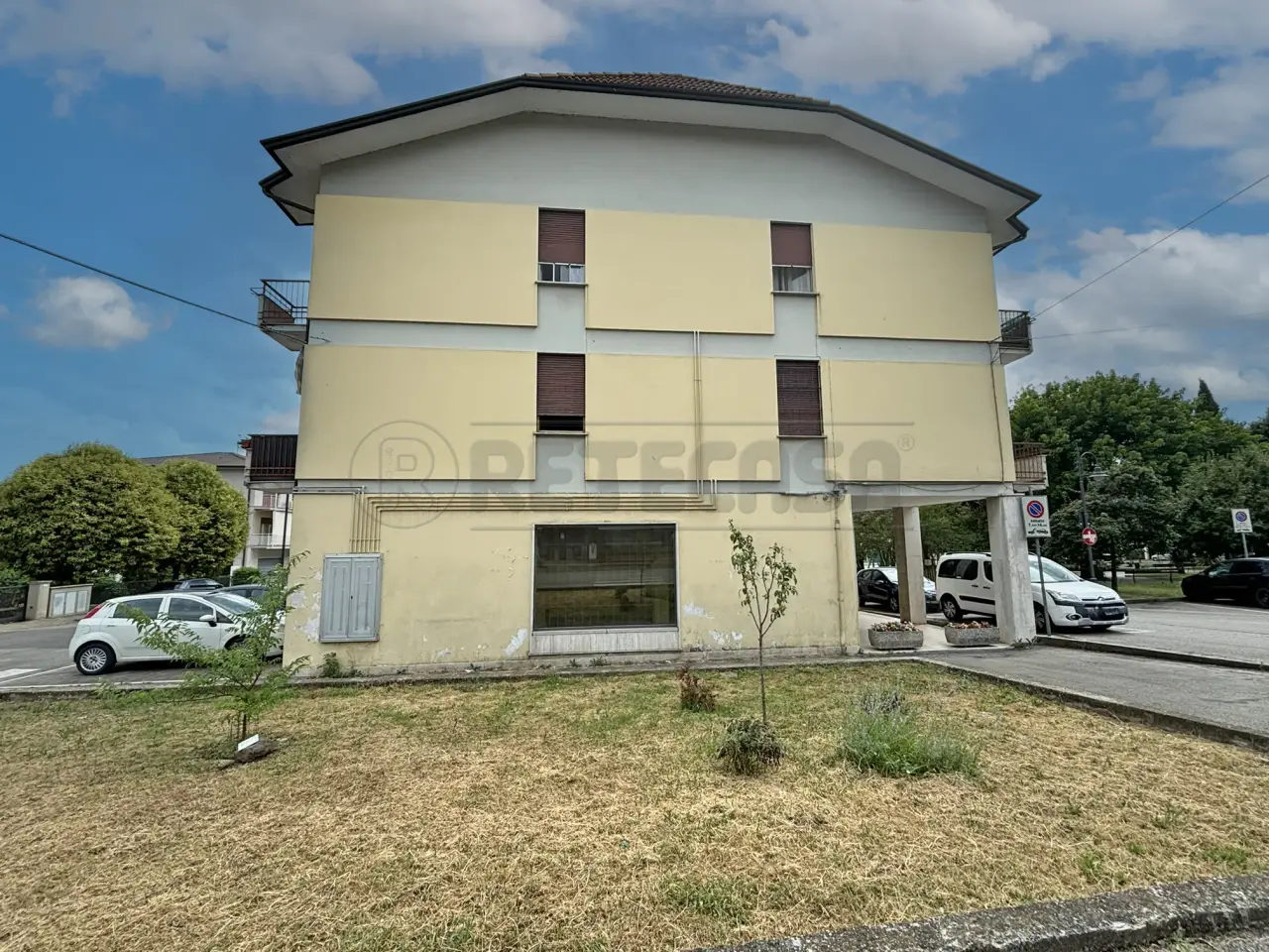Palazzina commerciale in Piazza G. Mazzini 26, Trissino, {3} - Foto 2