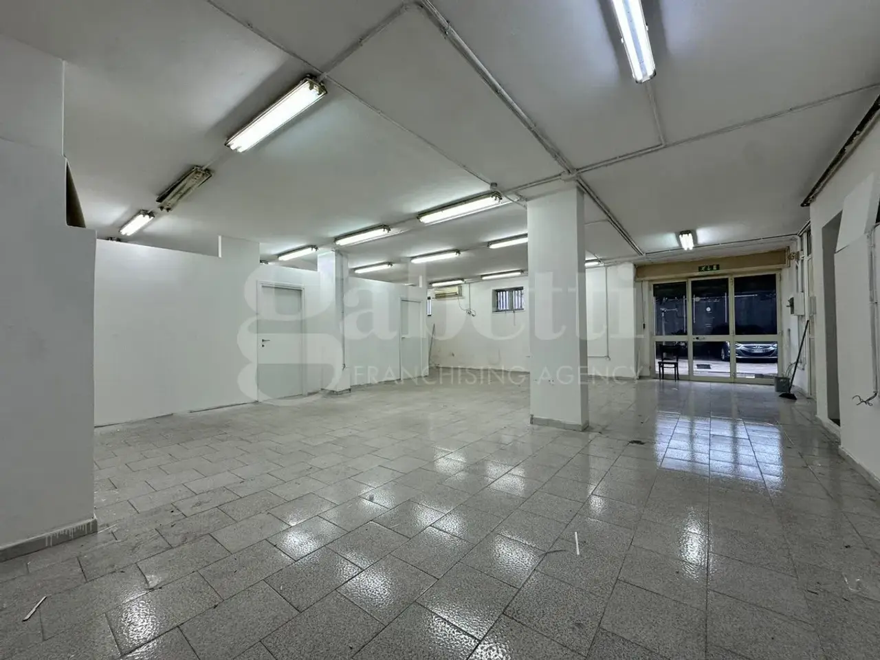 Magazzino in Via Francesco Baracca, Marano Di Napoli, {3} - Foto 2