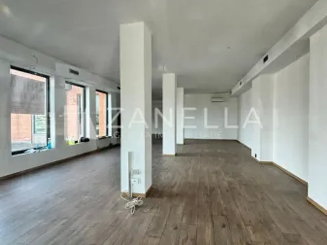 Negozio in Viale Europa, Castelfranco Veneto, {3} - Foto 2