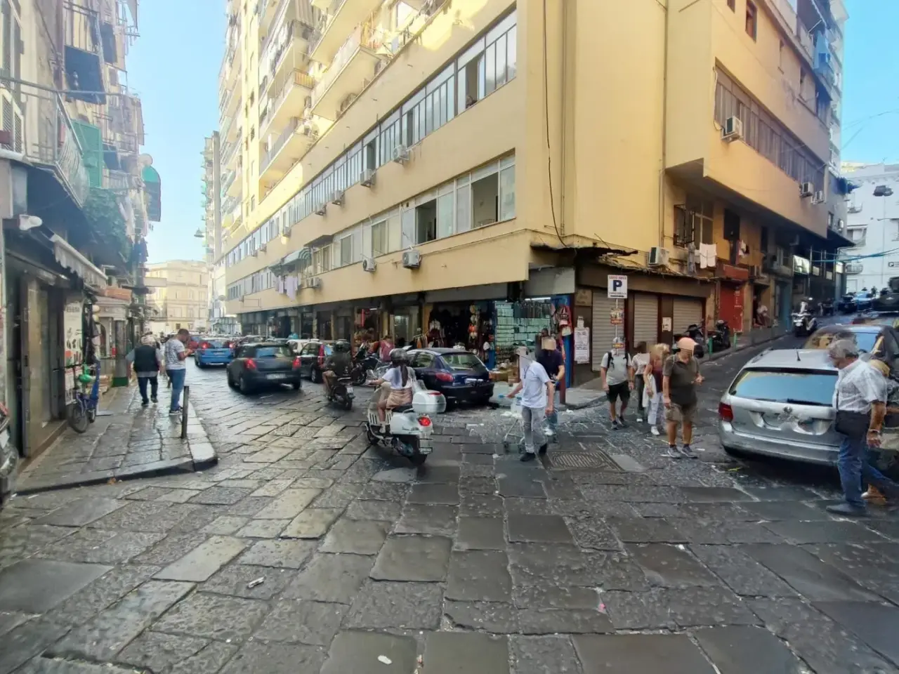 Negozio in Via della Maddalena , Napoli, {3} - Foto 1