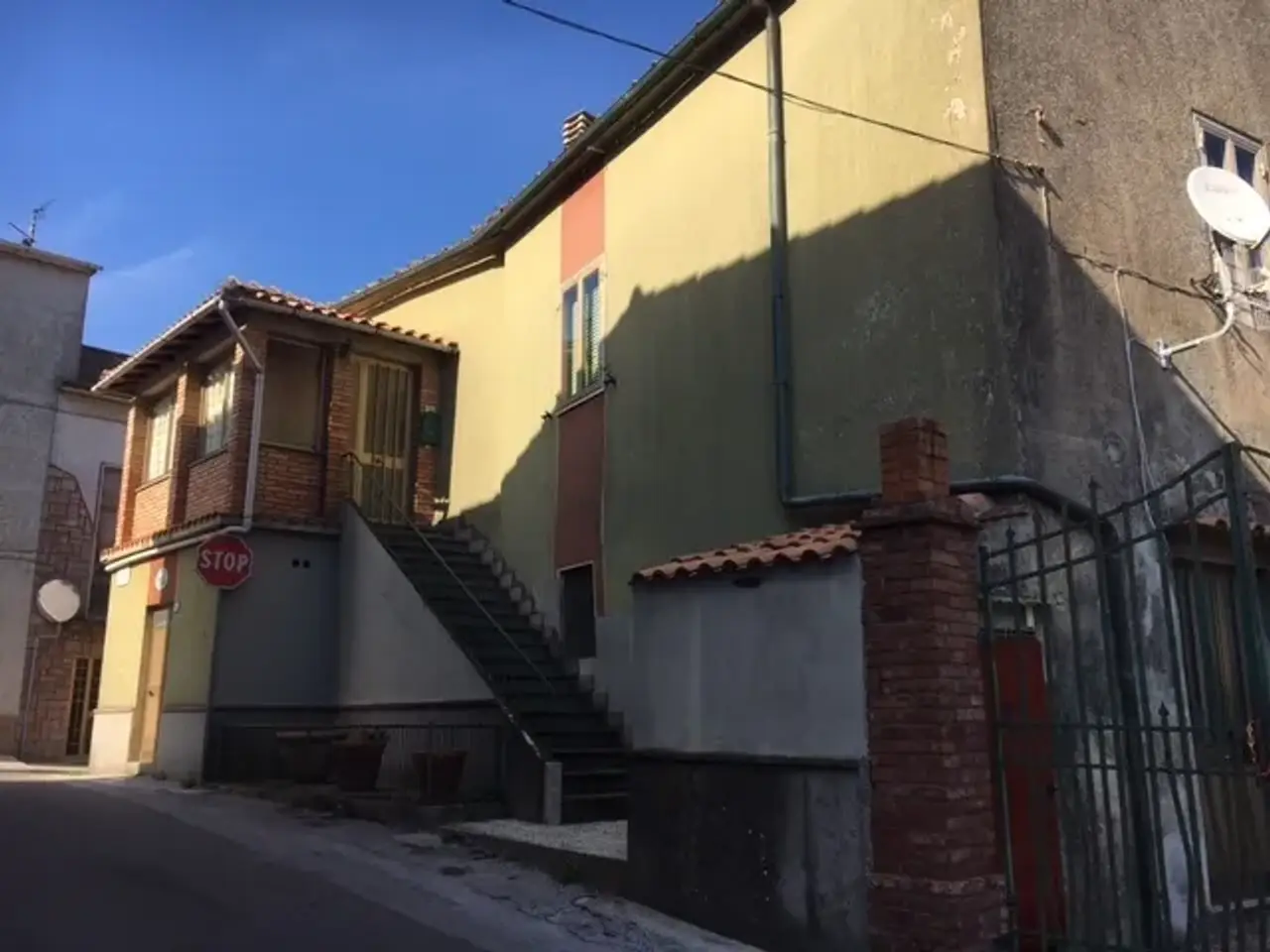 Palazzina commerciale in , Roccastrada, {3} - Foto 2