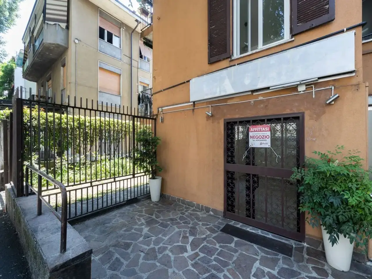 Negozio in Viale Romagna 43, Monza, {3} - Foto 1