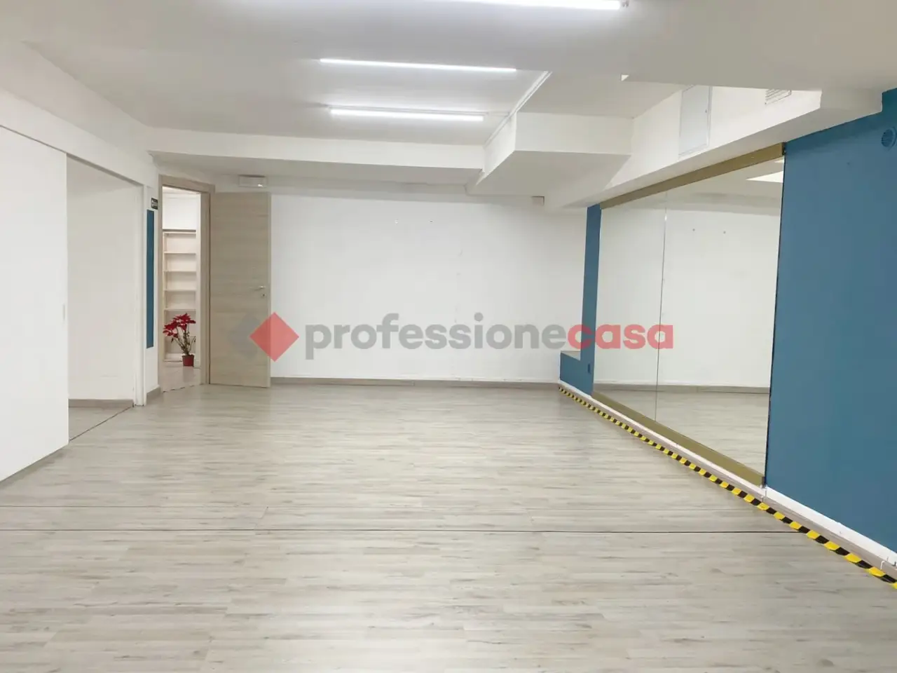 Magazzino in Viale Vittorio Veneto 235, Catania, {3} - Foto 2