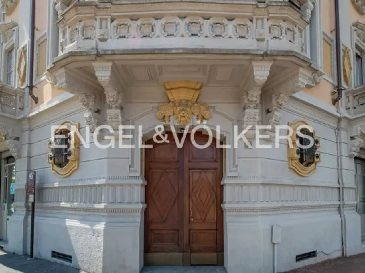 Negozio in Piazzale Volontari della Libertà, Busto Arsizio, {3} - Foto 2