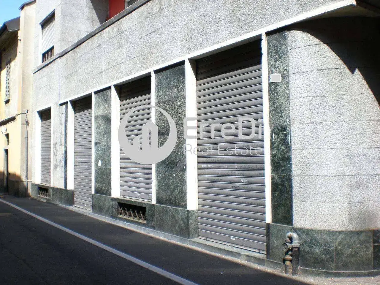 Locale commerciale in Via Roma Busto Arsizio, Busto Arsizio, {3} - Foto 1