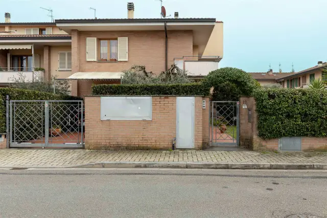 Villa a schiera in Via Vittorio Bachelet, Pontedera - Foto 1