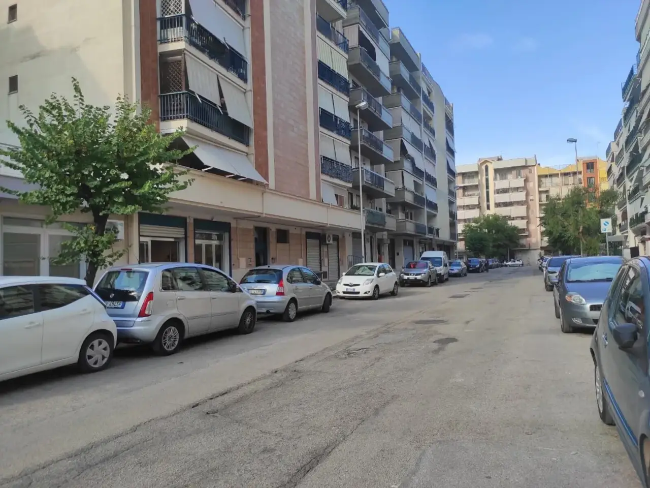 Palazzina commerciale in Via Rosalba Carriera 58/60, Andria, {3} - Foto 1