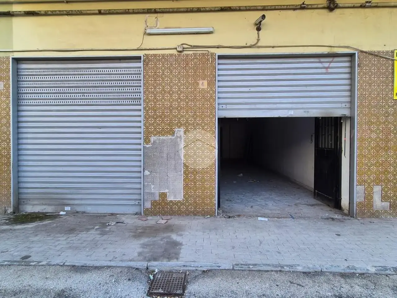 Negozio in Via Stadera 1, Napoli, {3} - Foto 1
