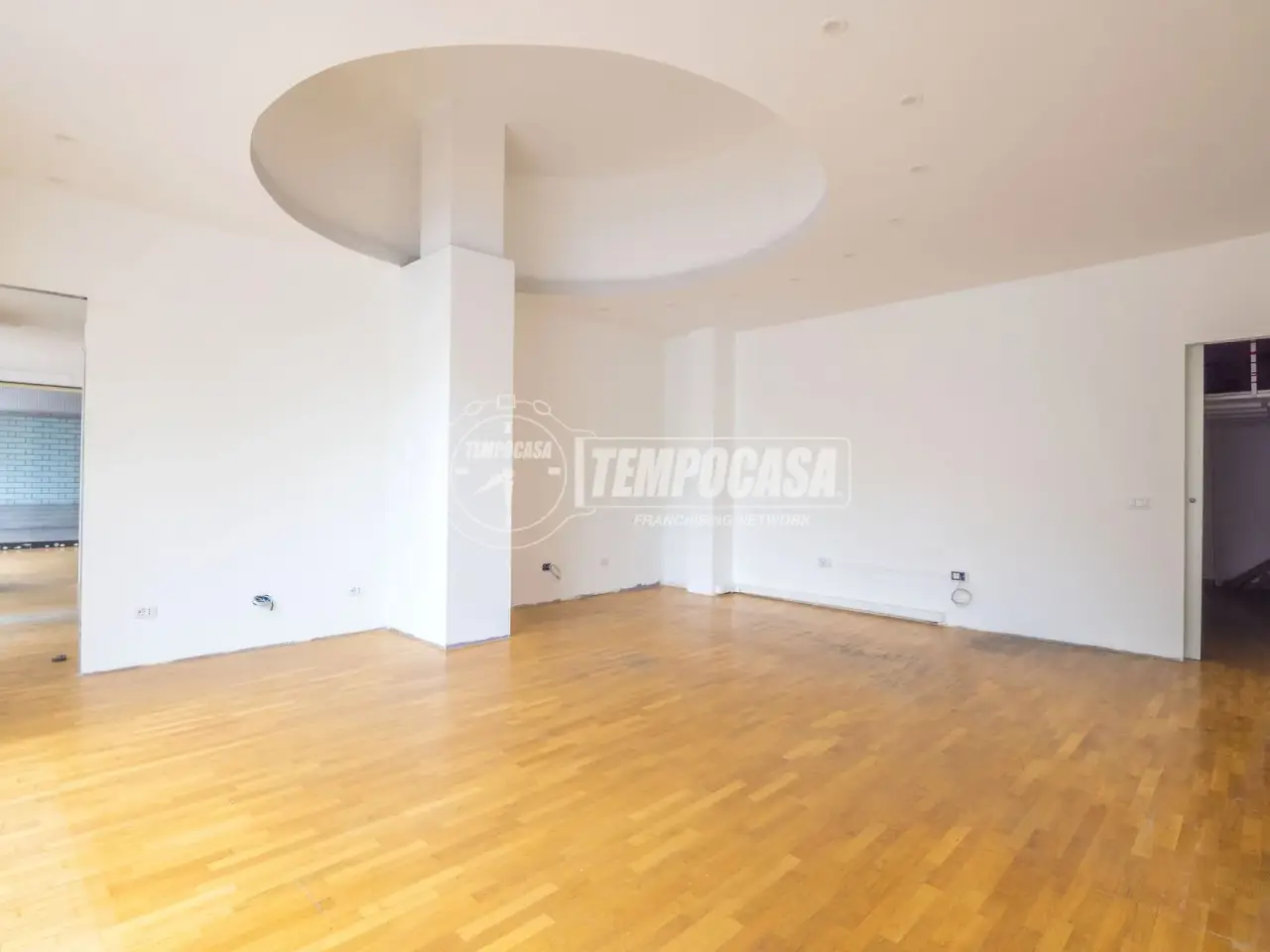 Negozio in Viale Zaccagnini, Montegranaro, {3} - Foto 2