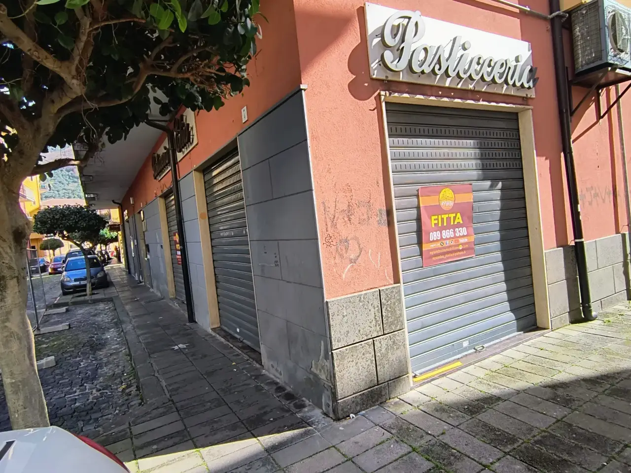 Negozio in Via Paolo Scarpone, Giffoni Valle Piana, {3} - Foto 1