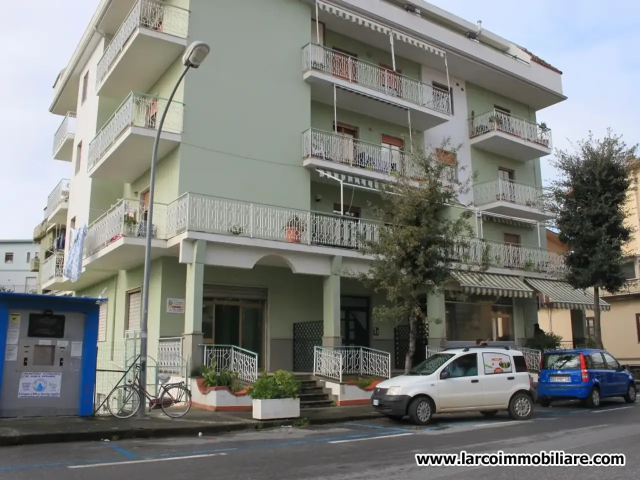 Locale commerciale in Via Lauro  | Scalea  (Cosenza), Scalea, {3} - Foto 1