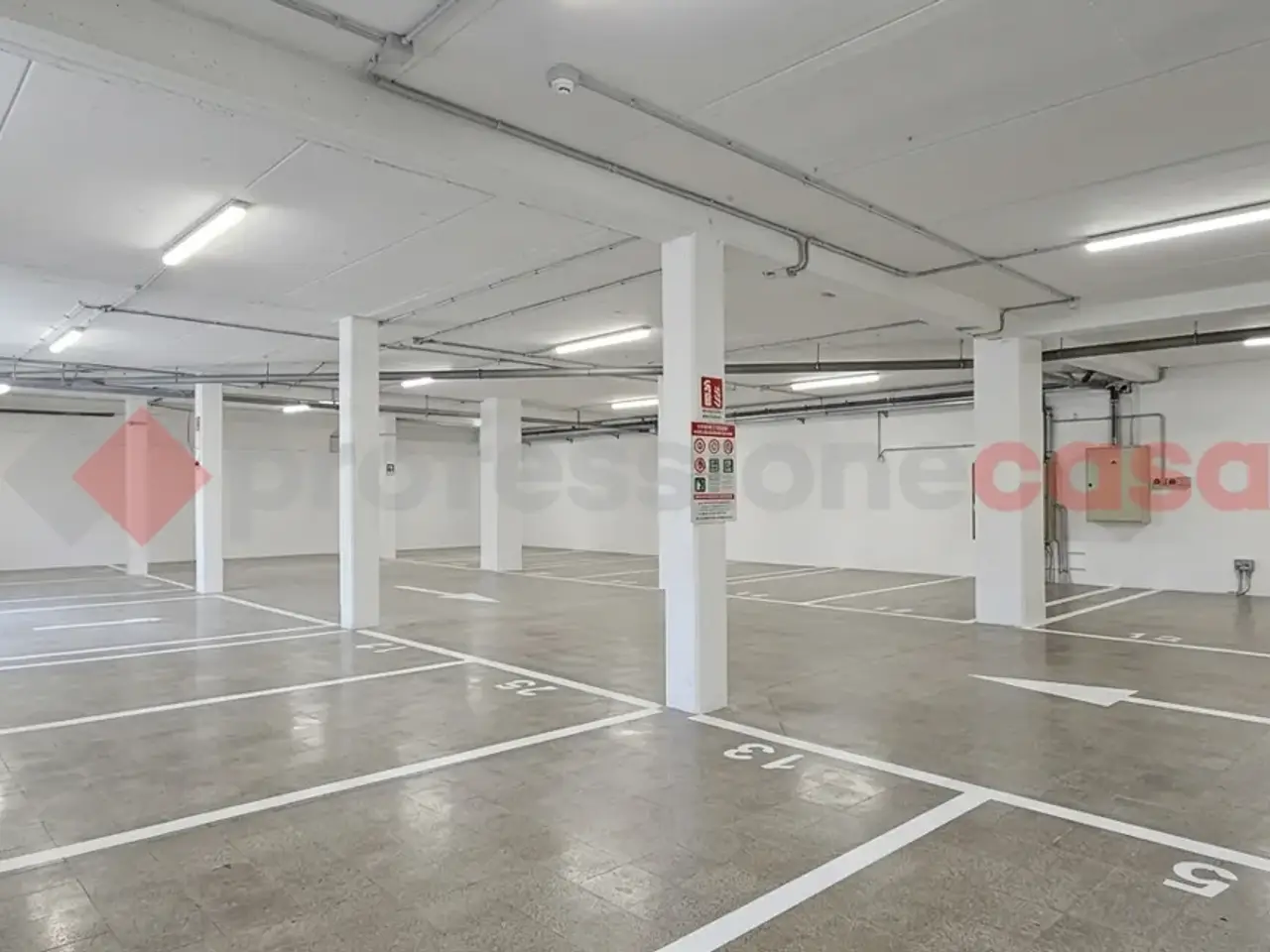 Magazzino in Viale Aldo Moro, Monopoli, {3} - Foto 1
