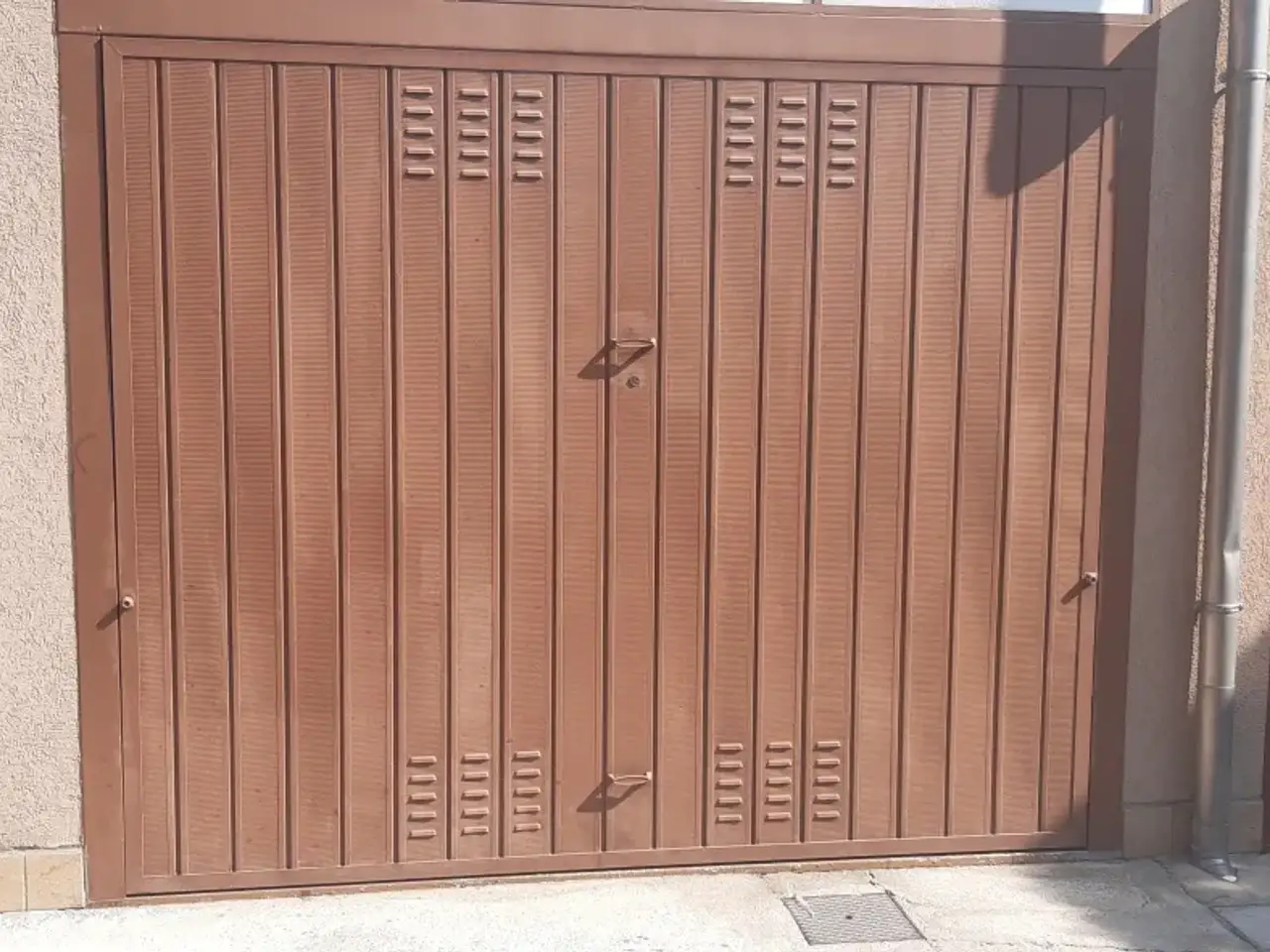 Parcheggio chiuso in Via Ruberto 23, Cardano Al Campo, {3} - Foto 2