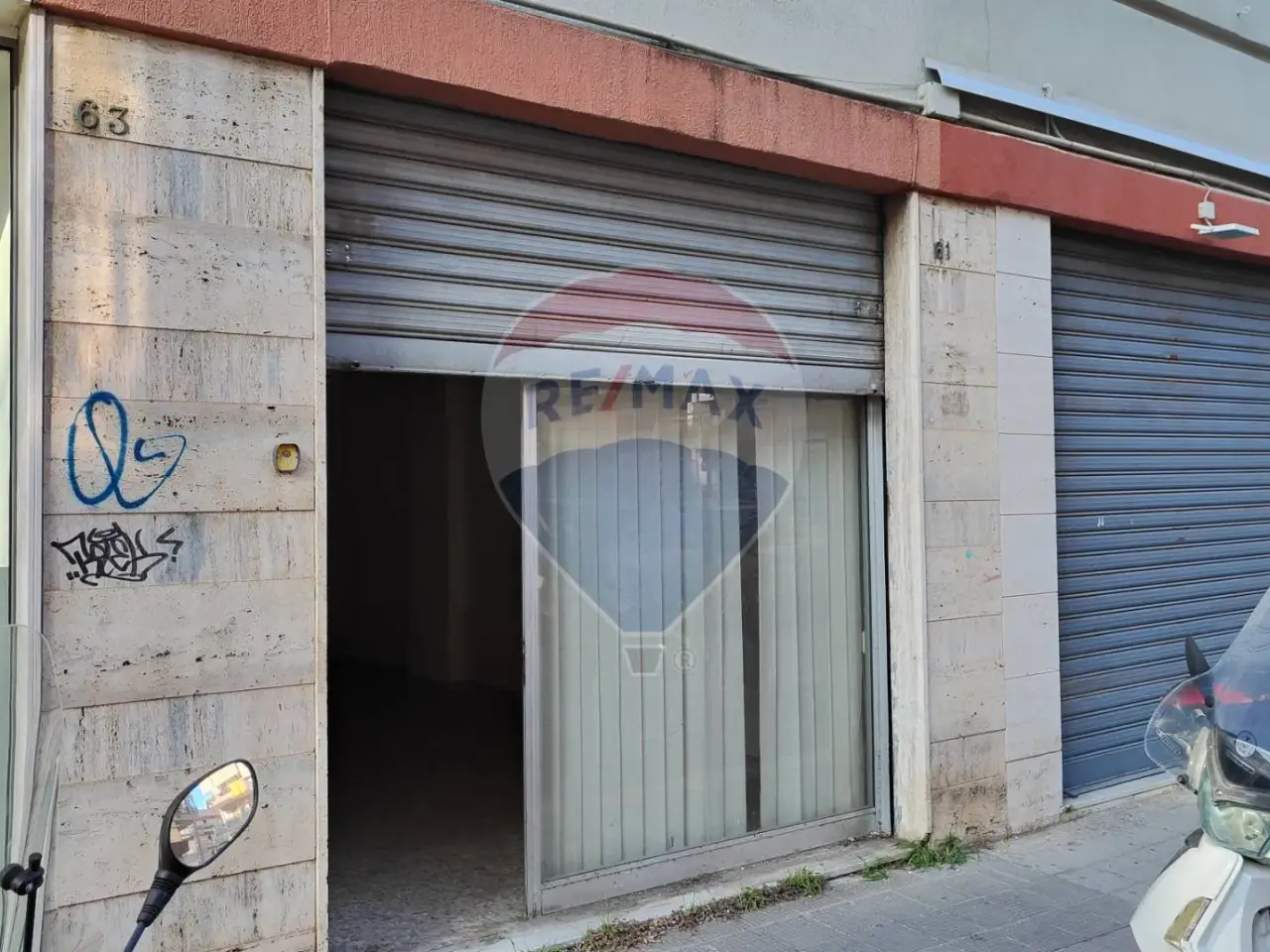 Negozio in Via Poli 61, Bari, {3} - Foto 1
