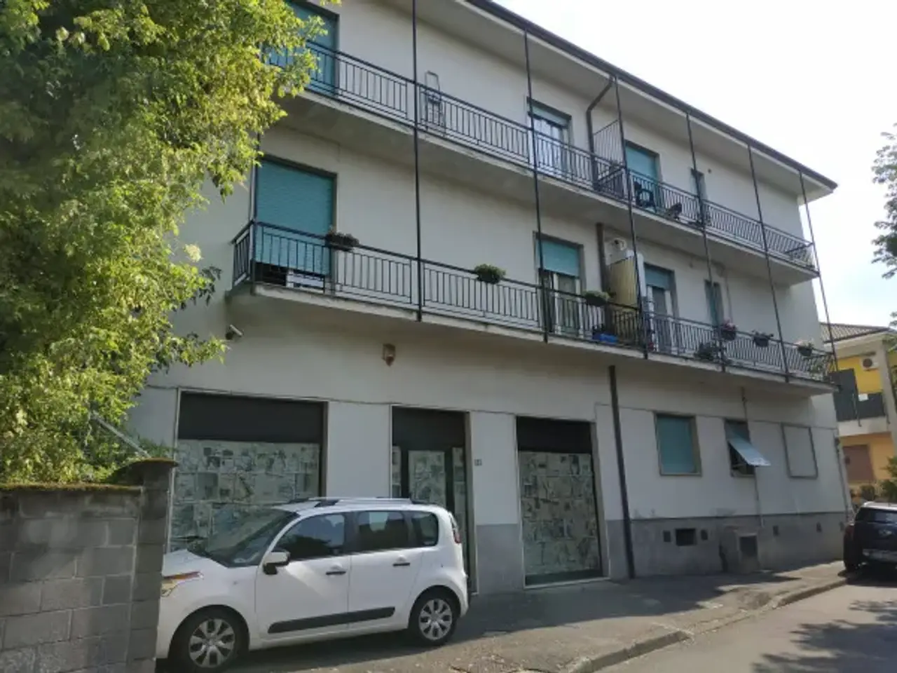Negozio in Via G. Valli, Garbagnate Milanese, {3} - Foto 1