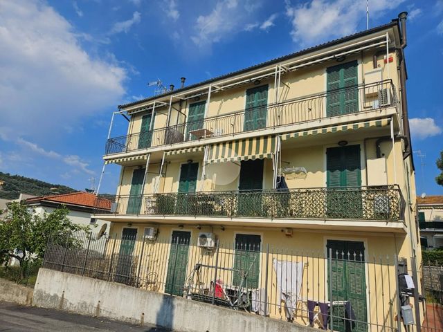 3-room flat in Via Caduti di Nassirya 11, Diano Castello - Photo 1