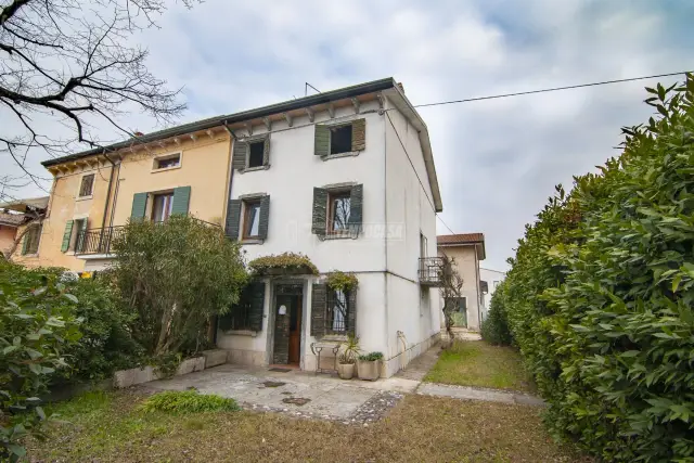 Detached house in Via Turbina 92, Verona - Photo 1