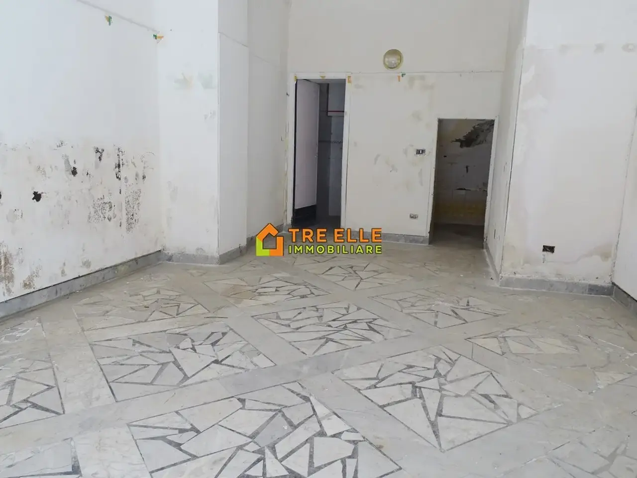 Locale commerciale in Via Giannone, Marigliano (Na), Marigliano, {3} - Foto 2