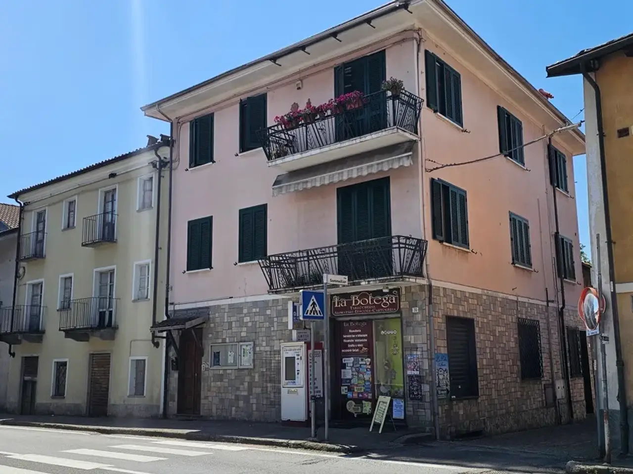 Esercizio commerciale in Via Saluzzo 220, Pinerolo, {3} - Foto 1