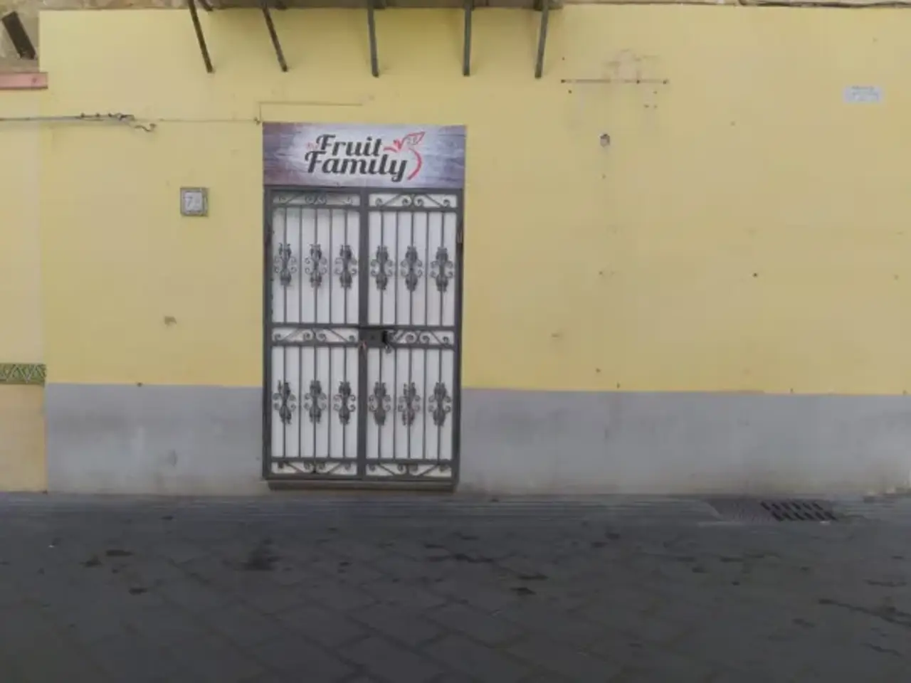 Negozio in Via Vittorio Emanuele, Santo Stefano Di Camastra, {3} - Foto 2