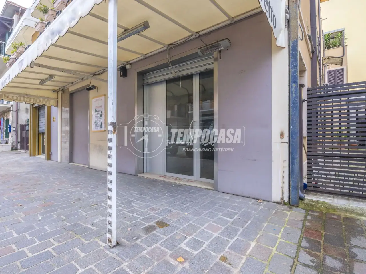 Negozio in Via Giuseppe Mazzini, Porto Sant'Elpidio, {3} - Foto 1
