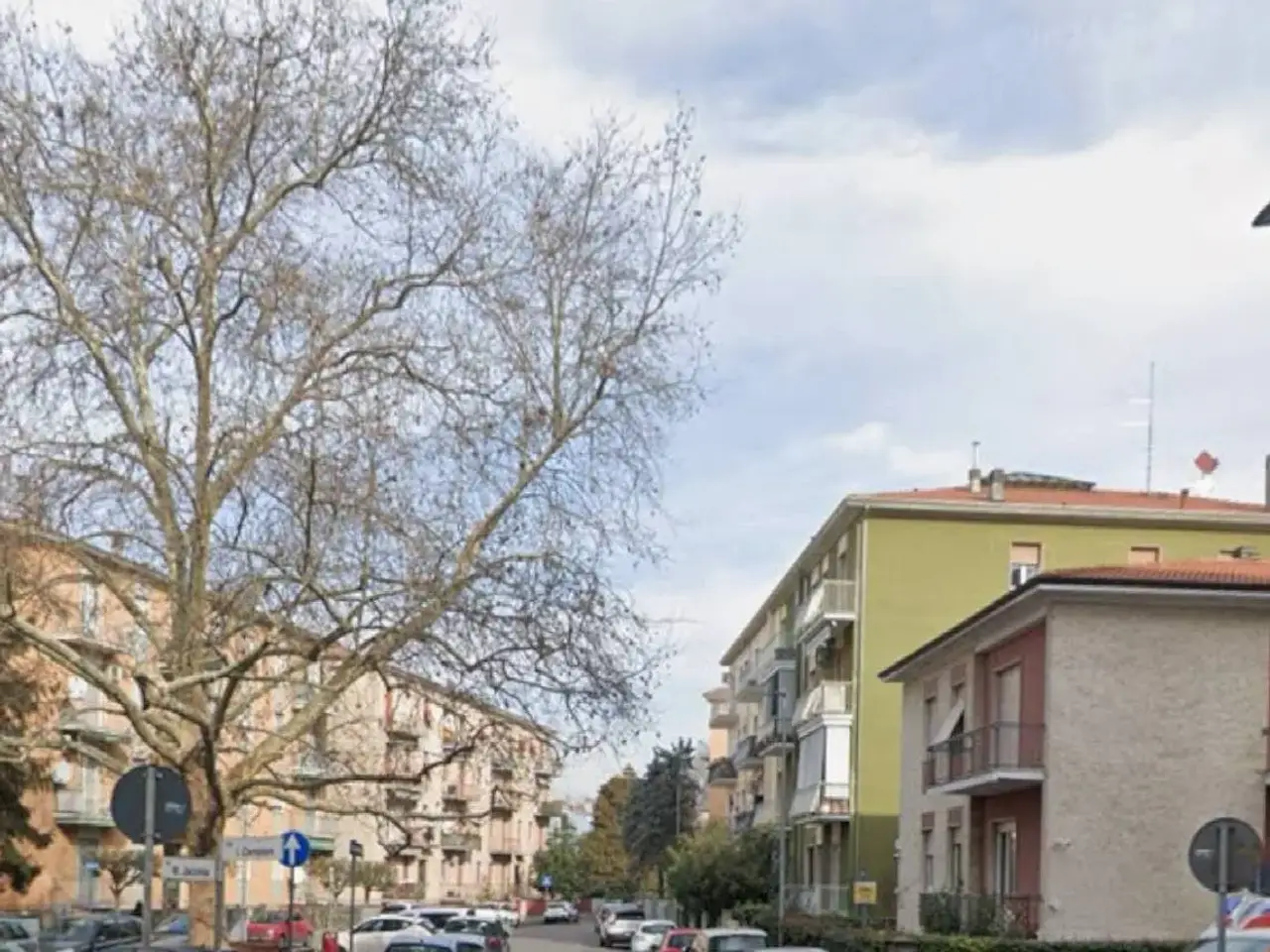 Parcheggio chiuso in , Parma, {3} - Foto 1